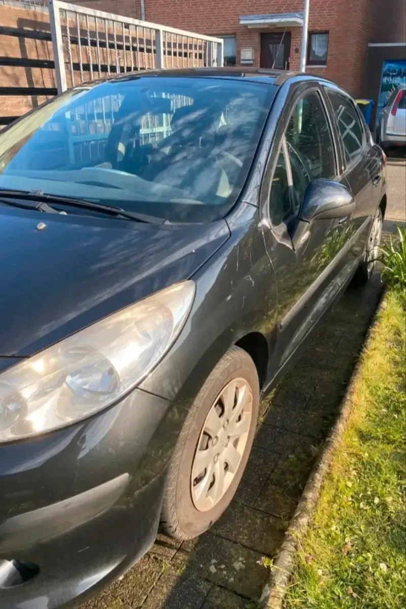 Gebraucht Peugeot 207 73 PS (53 kW) 2007 Schwarz Limousine
