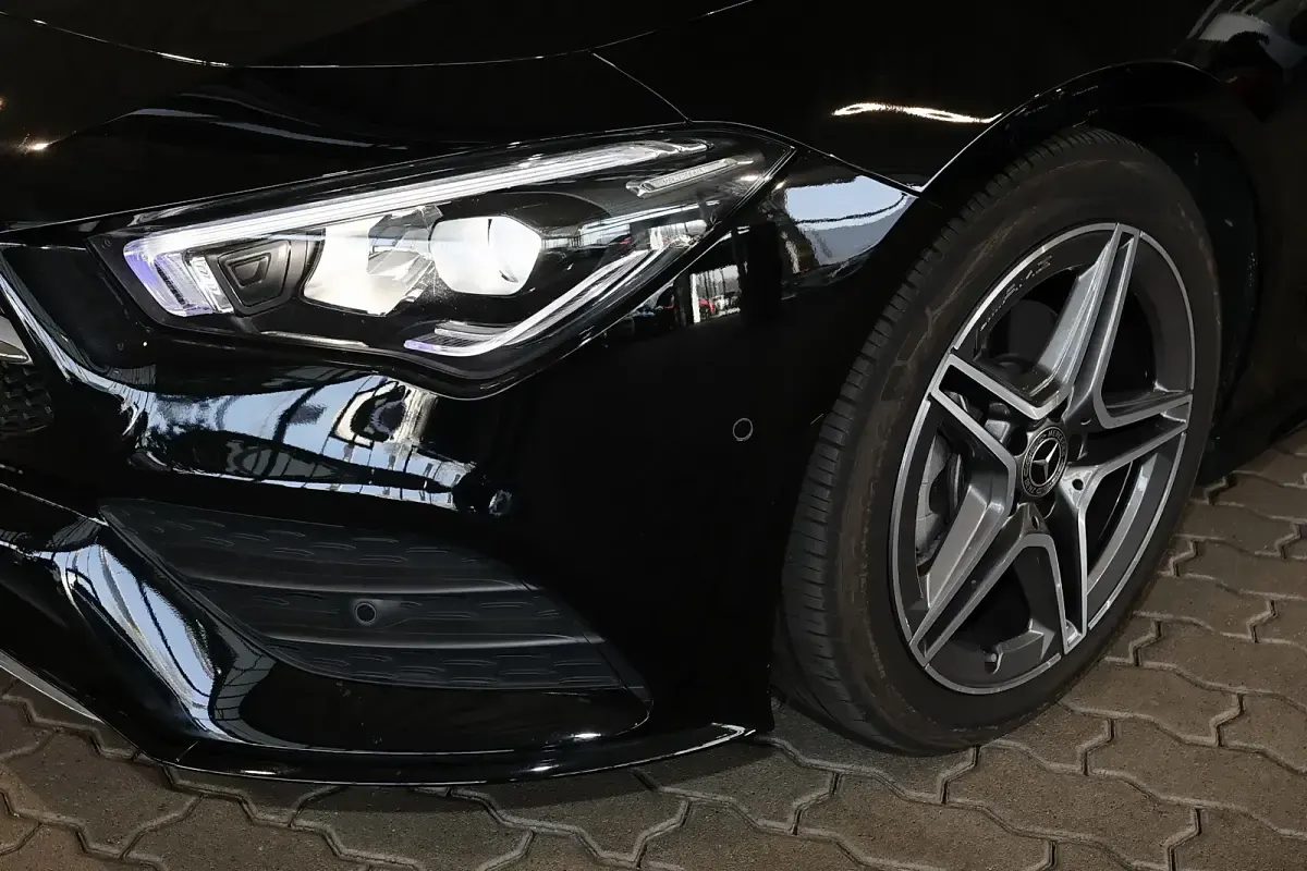 Gebraucht Mercedes CLA200 AMG 163 PS (119 kW) 2023 Unilack nachtschwarz Kombi