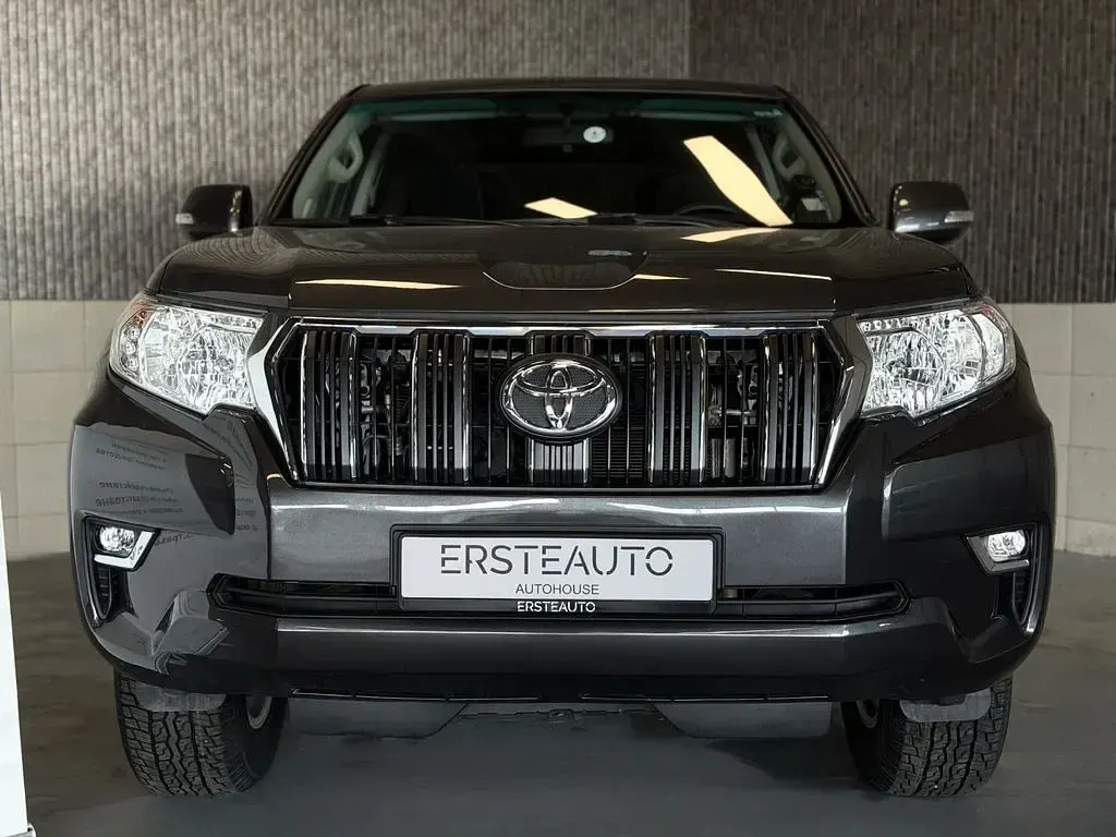 Gebraucht Toyota Land Cruiser 177 PS (130 kW) 2020 Grau SUV
