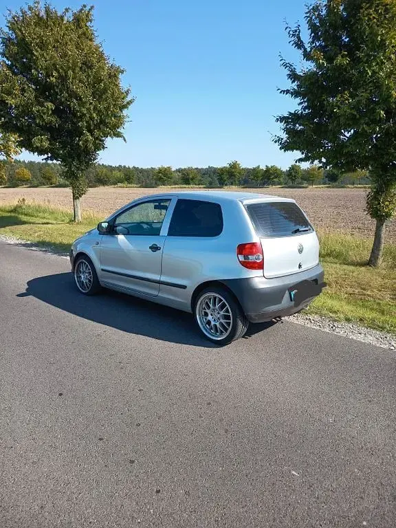 Gebraucht VW Fox 69 PS (50 kW) 2006 Silber Kleinwagen