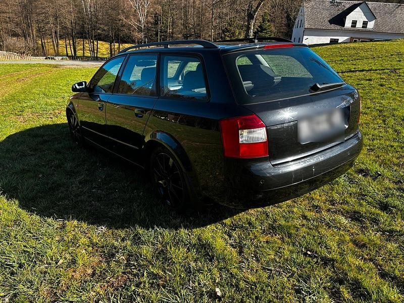Używany Audi A4 Sport 155 KM (114 kW) 2003 Czarny Kombi