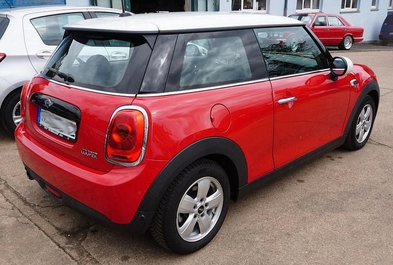 Second-hand Mini Cooper 136 CP (100 kW) 2017 Roșu Hatchback