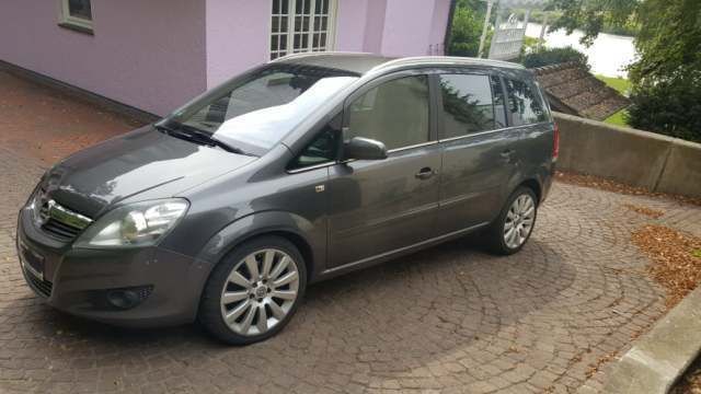 Gebraucht 09 Opel Zafira 1 9 Diesel 150 Ps 3 950 Vegesack Autouncle