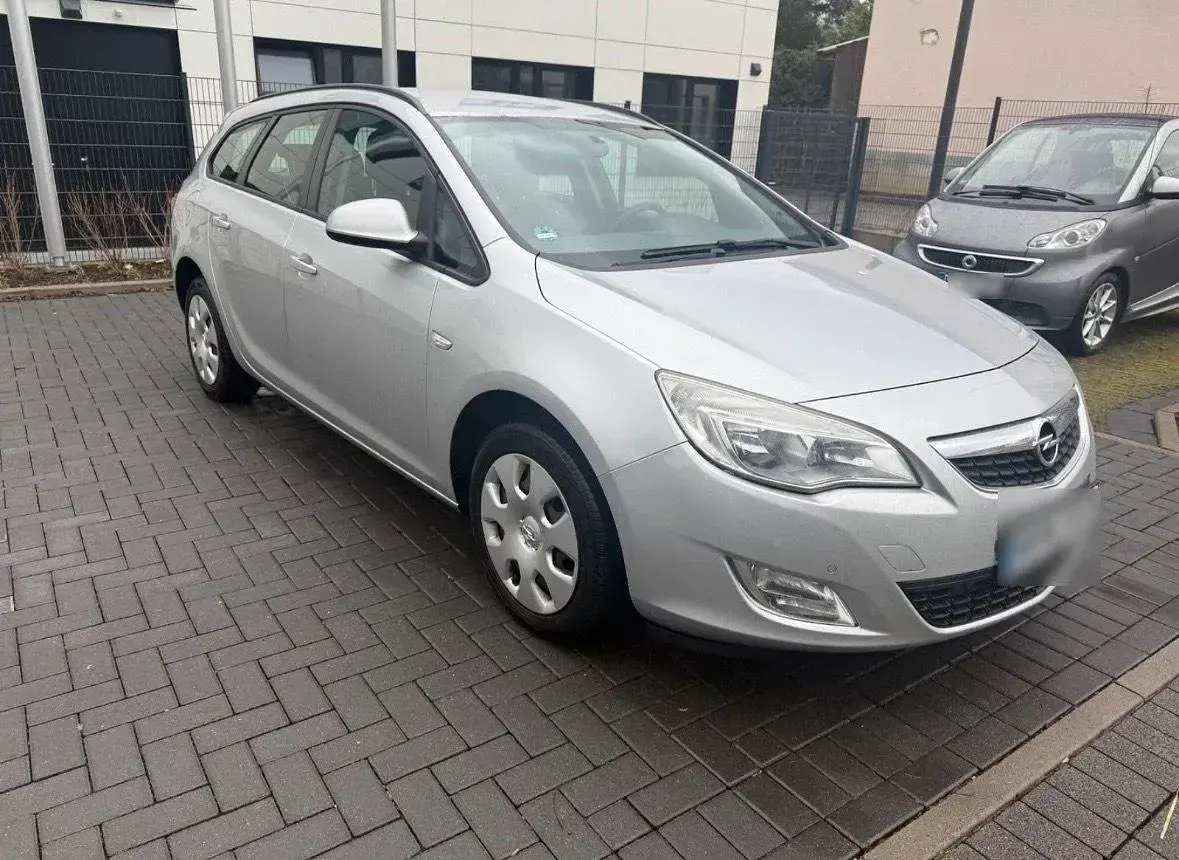 Gebraucht Opel Astra Eco 110 PS (80 kW) 2012 Silber Kombi