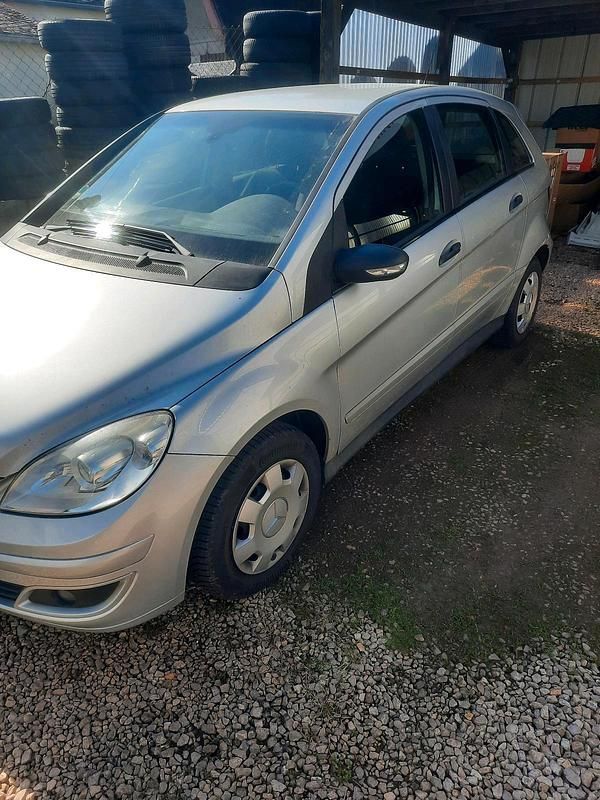 Gebraucht Mercedes B170 116 PS (85 kW) 2005 Silber Van / Kleinbus