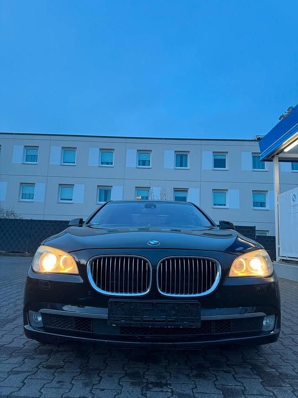 Gebraucht BMW 730L 245 PS (180 kW) 2012 Schwarz Limousine