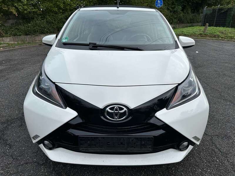 Weiß Gebraucht 2016 Toyota Aygo X-wave Kleinwagen | 6.999 € (Fairer Preis) - Bild 1/4