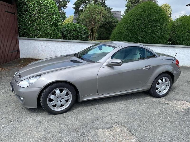 Silber Gebraucht 2008 Mercedes SLK200 Cabrio | 10.998 € (Fairer Preis) - Bild 1/4