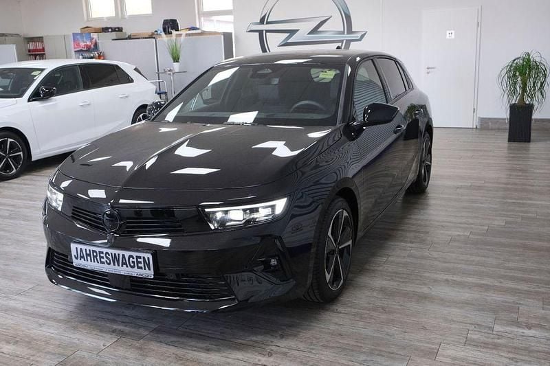 Gebraucht Opel Astra 131 PS (96 kW) 2025 Schwarz Limousine