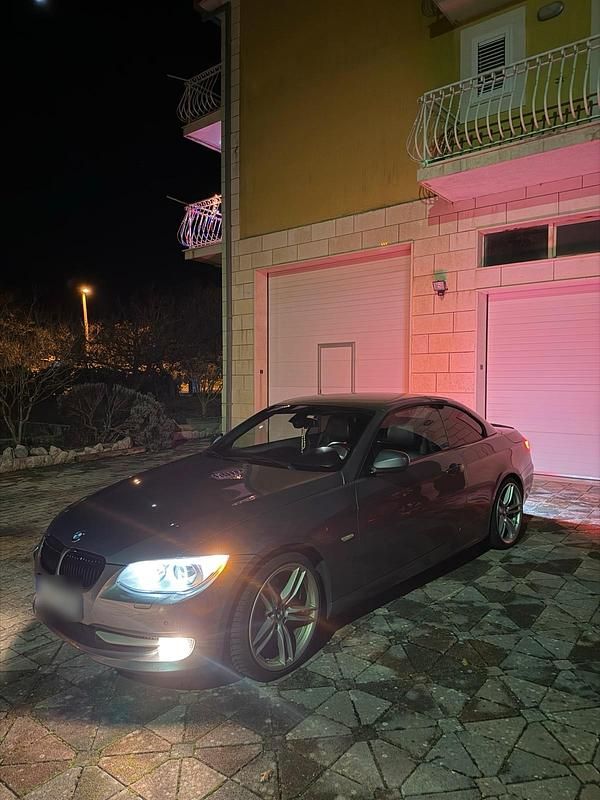 Gebraucht BMW 330 Cabriolet 245 PS (180 kW) 2010 Silber Cabrio