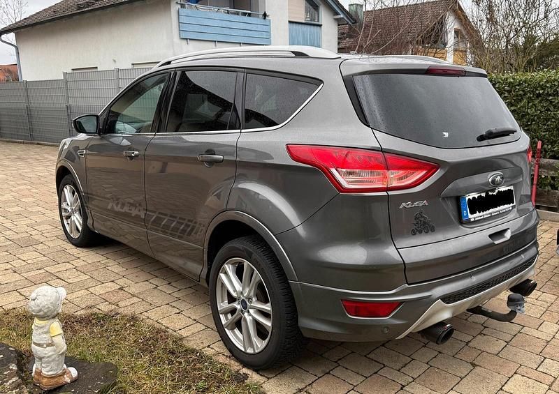 Gebraucht Ford Kuga 163 PS (119 kW) 2014 Grau SUV