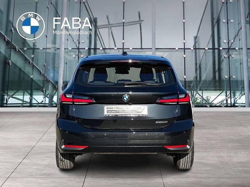Gebraucht BMW 220 Active Tourer Performance 170 PS (125 kW) 2025 Schwarz Van / Kleinbus
