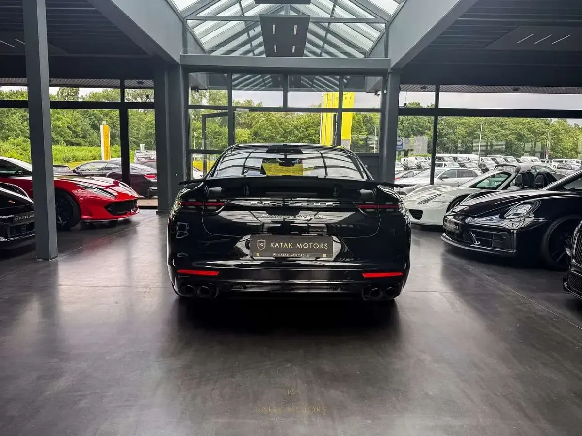 Gebraucht Porsche Panamera Turbo S E-Hybrid 680 PS (500 kW) 2018 Tiefschwarz Kleinwagen