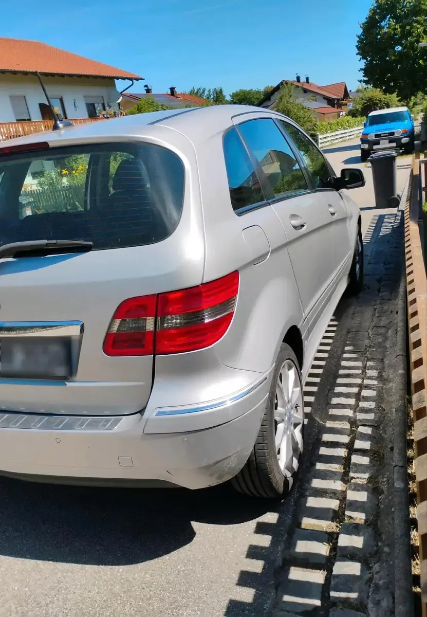 Gebraucht Mercedes B200 131 PS (96 kW) 2008 Grau Van / Kleinbus