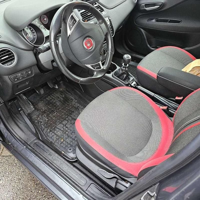 Gebraucht Fiat Punto Evo Sport 105 PS (77 kW) 2012 Grau Kleinwagen