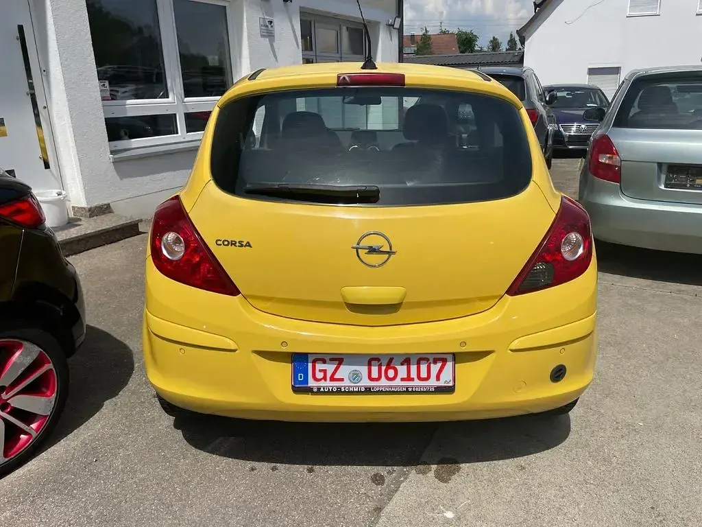 Gebraucht Opel Corsa Innovation 90 PS (66 kW) 2009 Gelb Kleinwagen