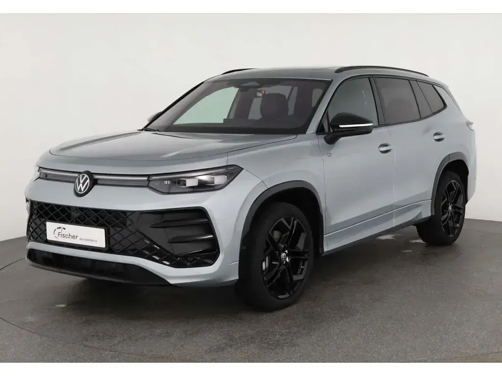 Neu VW Tayron R-line 193 PS (141 kW) 2025 Oyster silver metallic SUV