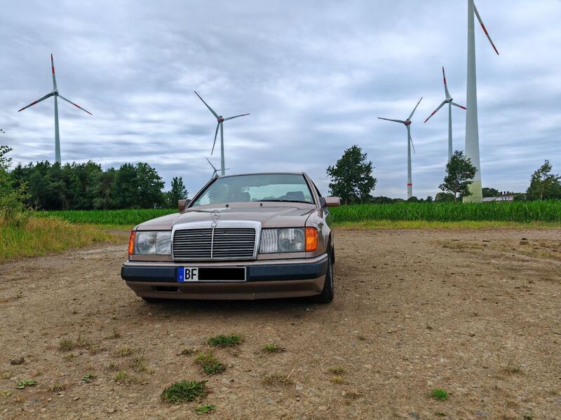 Gebraucht Mercedes 220 150 PS (110 kW) 1992 Gold Coupé