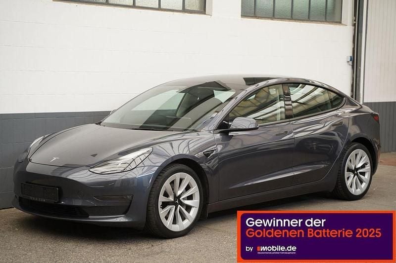 Grau Gebraucht 2021 Tesla Model 3 Long Range Limousine | 25.650 € (Fairer Preis) - Bild 1/4