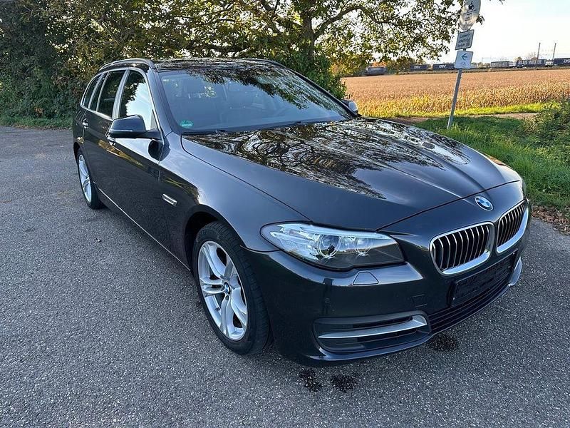 Schwarz Gebraucht 2016 BMW 520 Luxury Line Kombi | 11.999 € (Guter Preis) - Bild 1/4