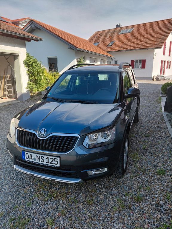 Grau Gebraucht 2017 Skoda Yeti Joy SUV | 12.200 € (Superpreis) - Bild 1/2