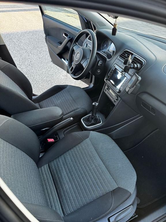 Second-hand VW Polo 105 CP (77 kW) 2010 Negru Hatchback
