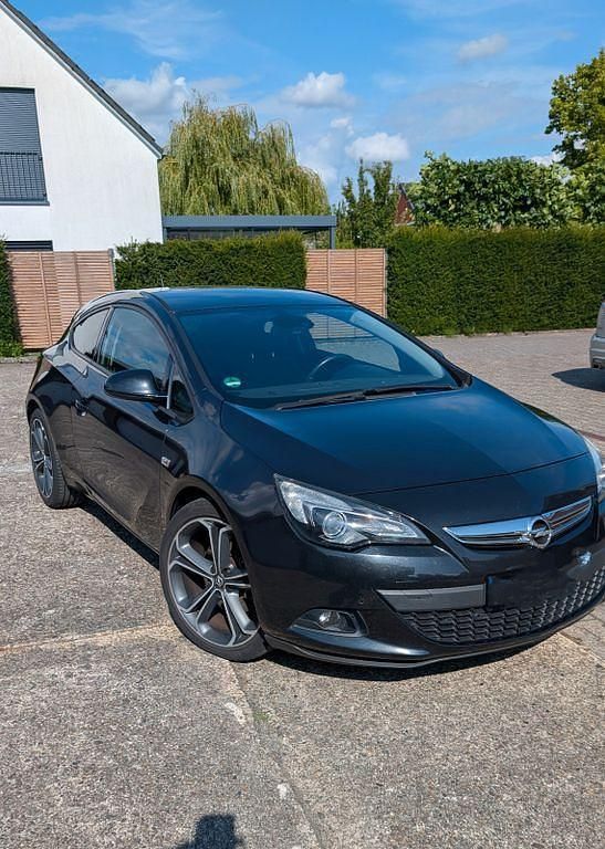Schwarz Gebraucht 2012 Opel Astra GTC Limousine | 4.400 € (Fairer Preis) - Bild 1/4