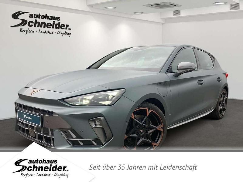 Enceladusgrau matt Gebraucht 2025 Cupra Leon Limousine | 38.990 € (Superpreis) - Bild 1/4