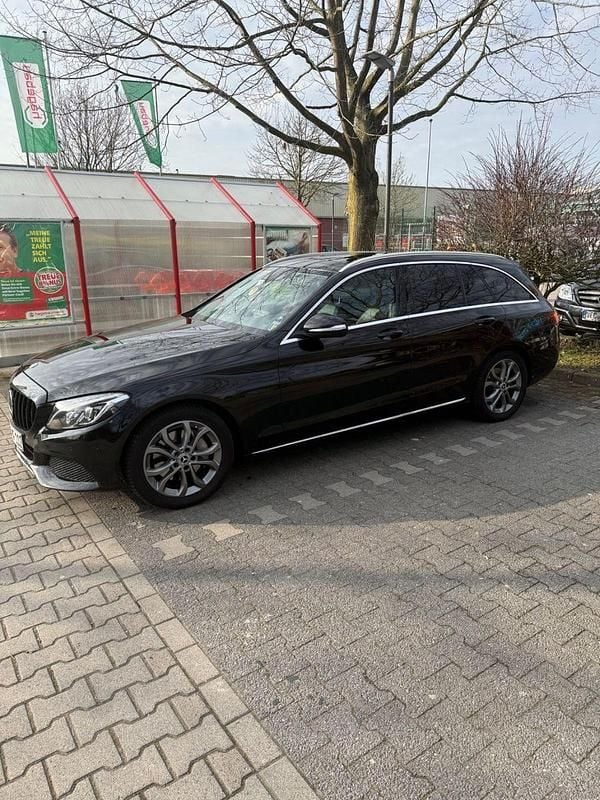 Gebraucht Mercedes C250 204 PS (150 kW) 2014 Schwarz Kombi