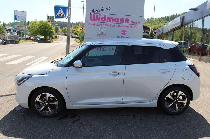 Gebraucht Suzuki Swift Comfort+ 83 PS (61 kW) 2025 Pure white pearl Kleinwagen