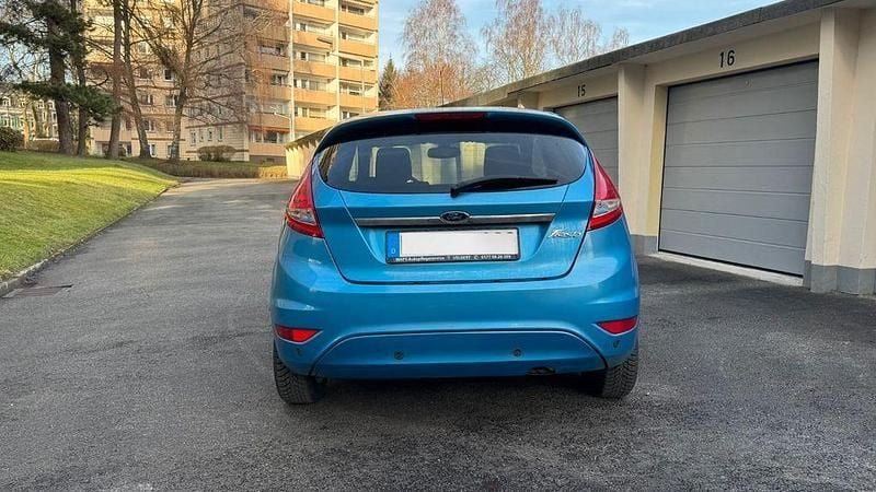 Gebraucht Ford Fiesta 97 PS (71 kW) 2009 Blau Kleinwagen