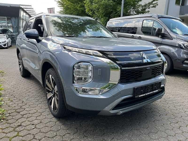 Gebraucht Mitsubishi Outlander P-HEV Edition 306 PS (225 kW) 2025 Mondsteingrau SUV