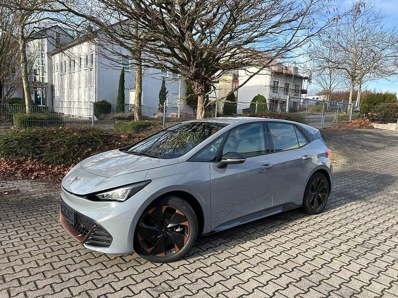 Grau Gebraucht 2024 Cupra Born Kleinwagen | 23.980 € (Superpreis) - Bild 1/4