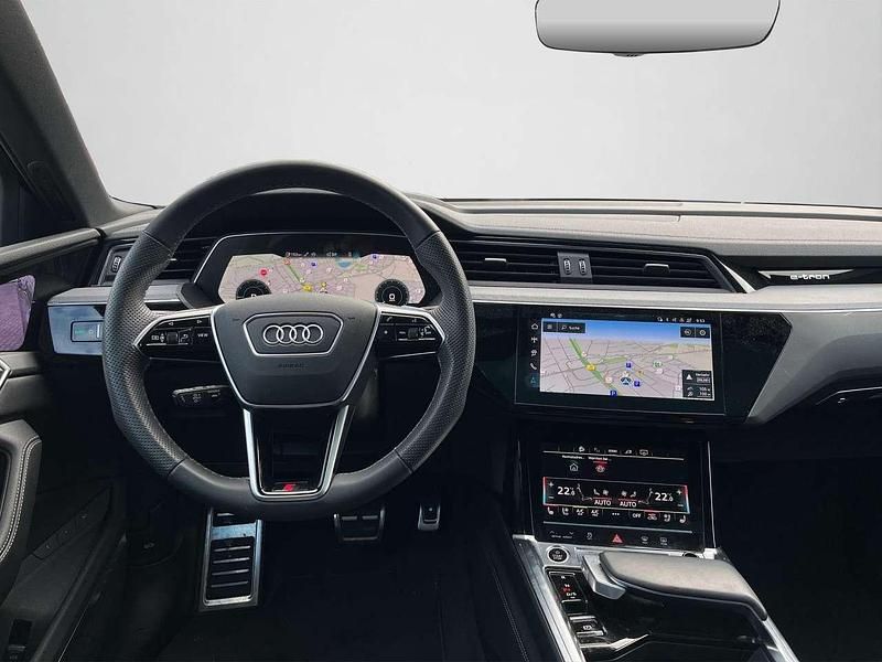 Gebraucht Audi Q8 e-tron S-Line 300 kW (408 PS) 2024 Daytonagrau perleffekt SUV