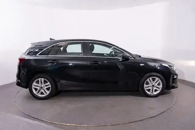 Gebraucht Kia Ceed Vision 140 PS (102 kW) 2020 Schwarz Kleinwagen