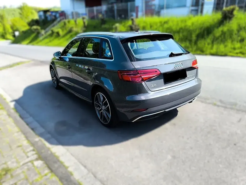 Gebraucht Audi e-tron Design 204 PS (150 kW) 2020 Grau SUV