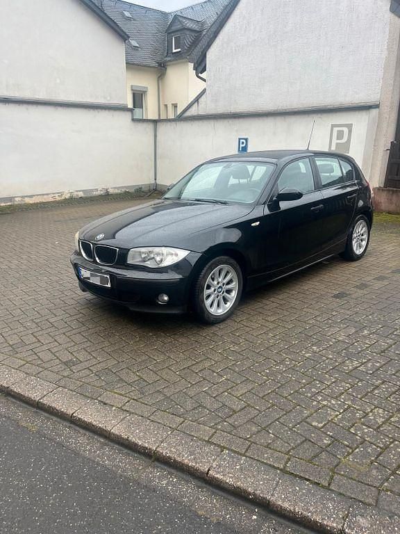 Gebraucht BMW 116 116 PS (85 kW) 2004 Schwarz Kleinwagen