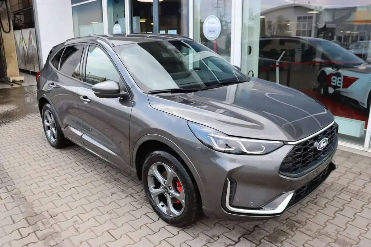 Neu Ford Kuga ST-Line X 242 PS (177 kW) 2026 Magnetic metallic SUV
