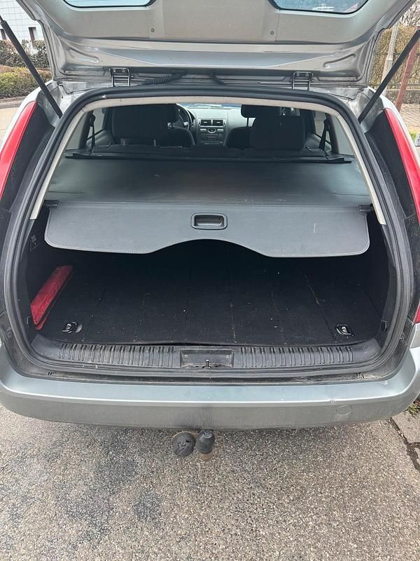 Gebraucht Ford Mondeo 110 PS (80 kW) 2004 Silber Kombi