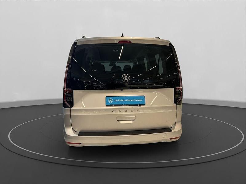 Gebraucht VW Caddy Maxi Life 122 PS (89 kW) 2023 Silber Van / Kleinbus