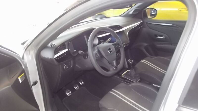 Gebraucht Opel Corsa 101 PS (74 kW) 2024 Grau/kristalsilber Limousine
