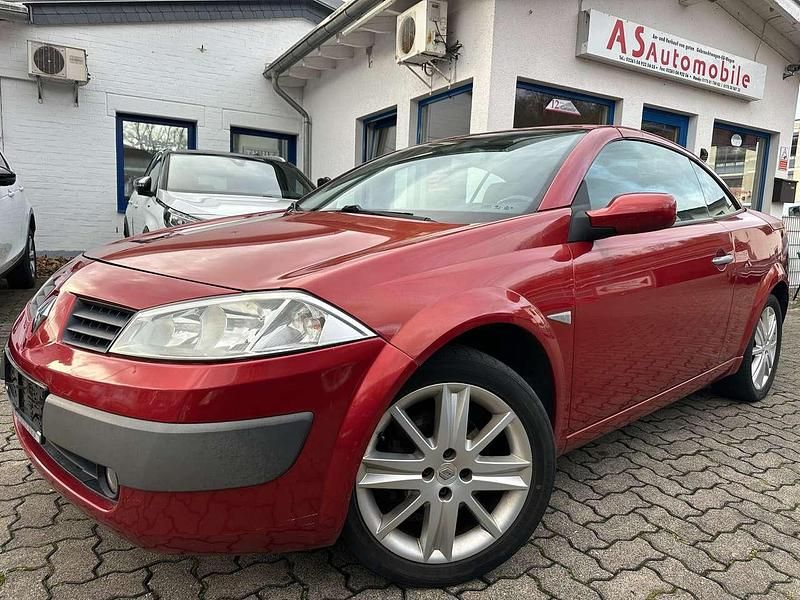Feuerrot Gebraucht 2005 Renault Mégane Cabriolet Dynamique Cabrio | 1.449 € (Fairer Preis) - Bild 1/4
