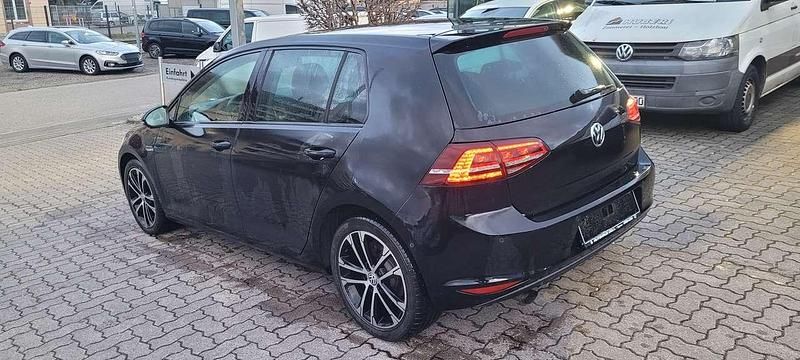Gebraucht VW Golf VII Cup 105 PS (77 kW) 2014 Deep black perleffekt Kleinwagen