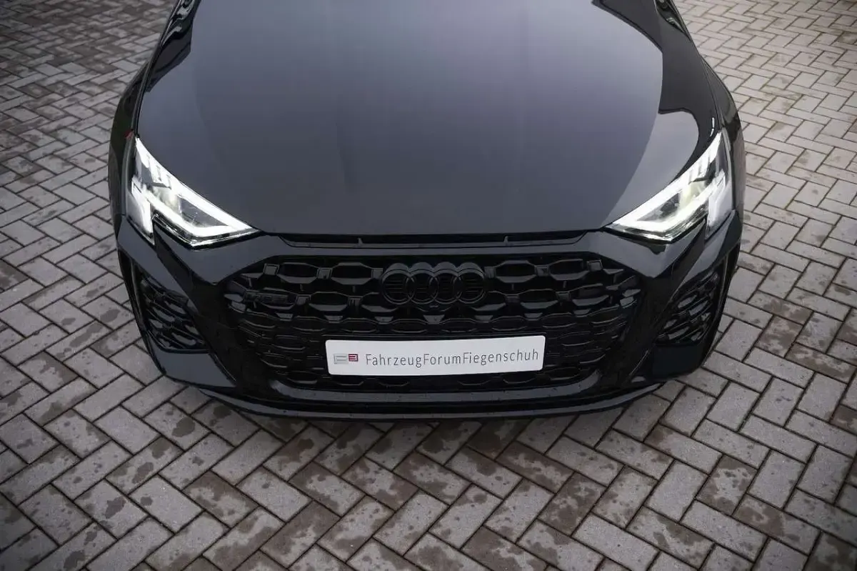 Gebraucht Audi RS3 Sport 400 PS (294 kW) 2023 Schwarz Limousine