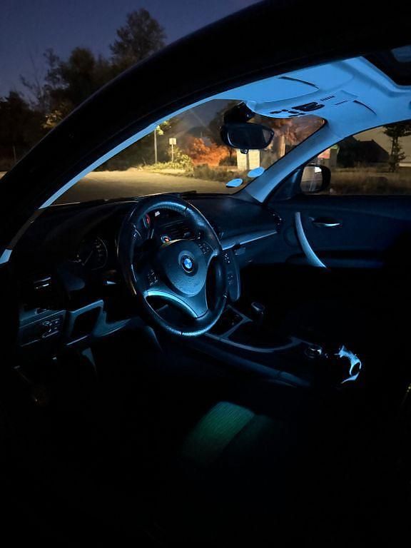 Schwarz Gebraucht 2010 BMW 120 Kleinwagen | 4.600 € (Fairer Preis) - Bild 1/4