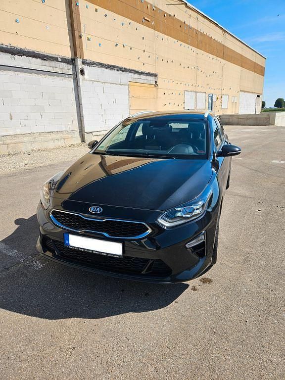 Schwarz Gebraucht 2019 Kia Ceed Sportswagon Spirit Kombi | 17.900 € (Fairer Preis) - Bild 1/4