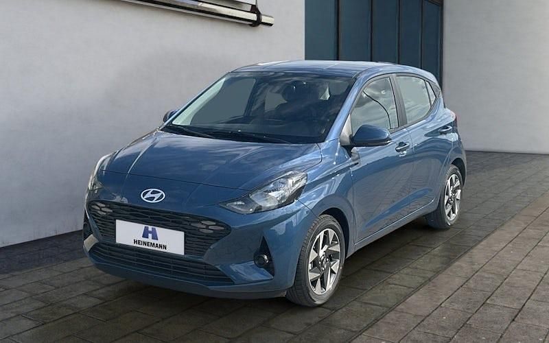 Gebraucht Hyundai i10 Trend 63 PS (46 kW) 2025 Vibrant blue Kleinwagen