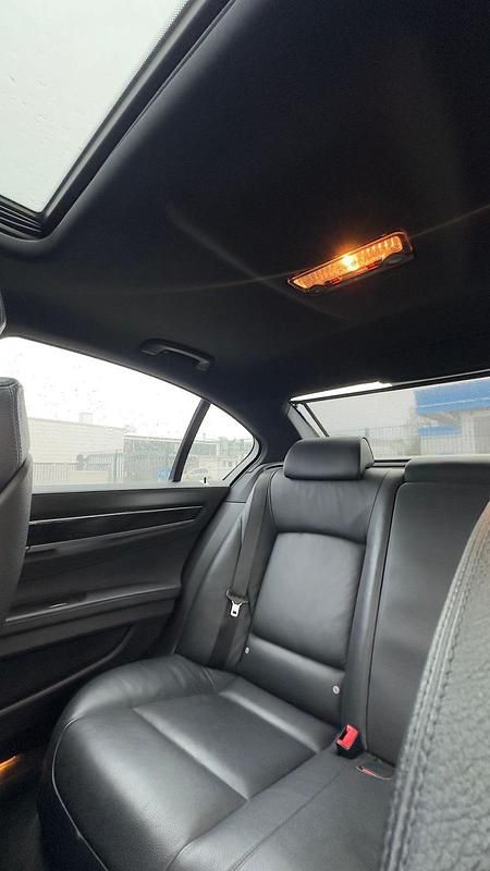 Gebraucht BMW 730 M Sport 250 PS (183 kW) 2010 Schwarz Limousine