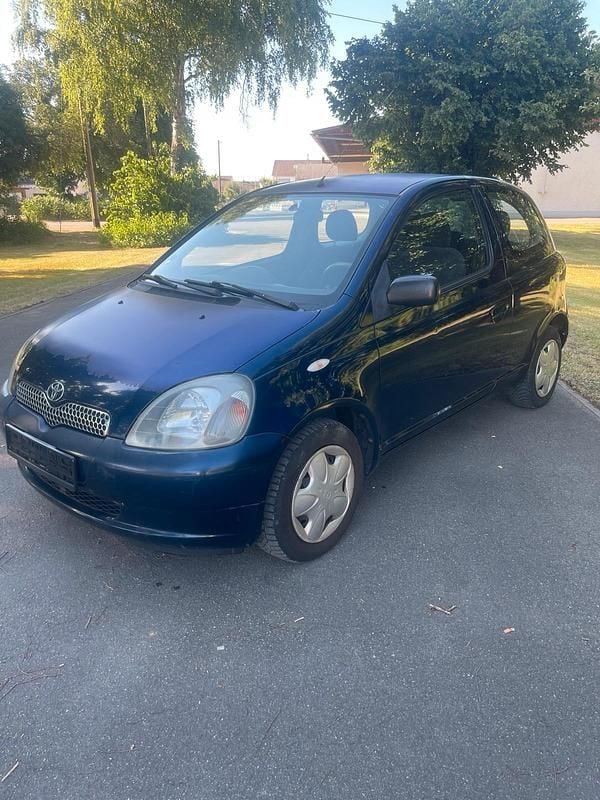 Blau Gebraucht 2002 Toyota Yaris Kleinwagen | 1.500 € - Bild 1/4
