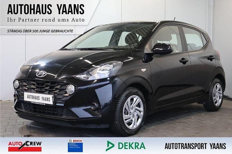Gebraucht Hyundai i10 Select 67 PS (49 kW) 2023 Schwarz Kleinwagen